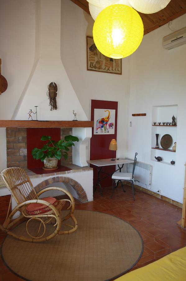 Chambres D'Hotes La Grange Au Negre Alba-la-Romaine Ruang foto